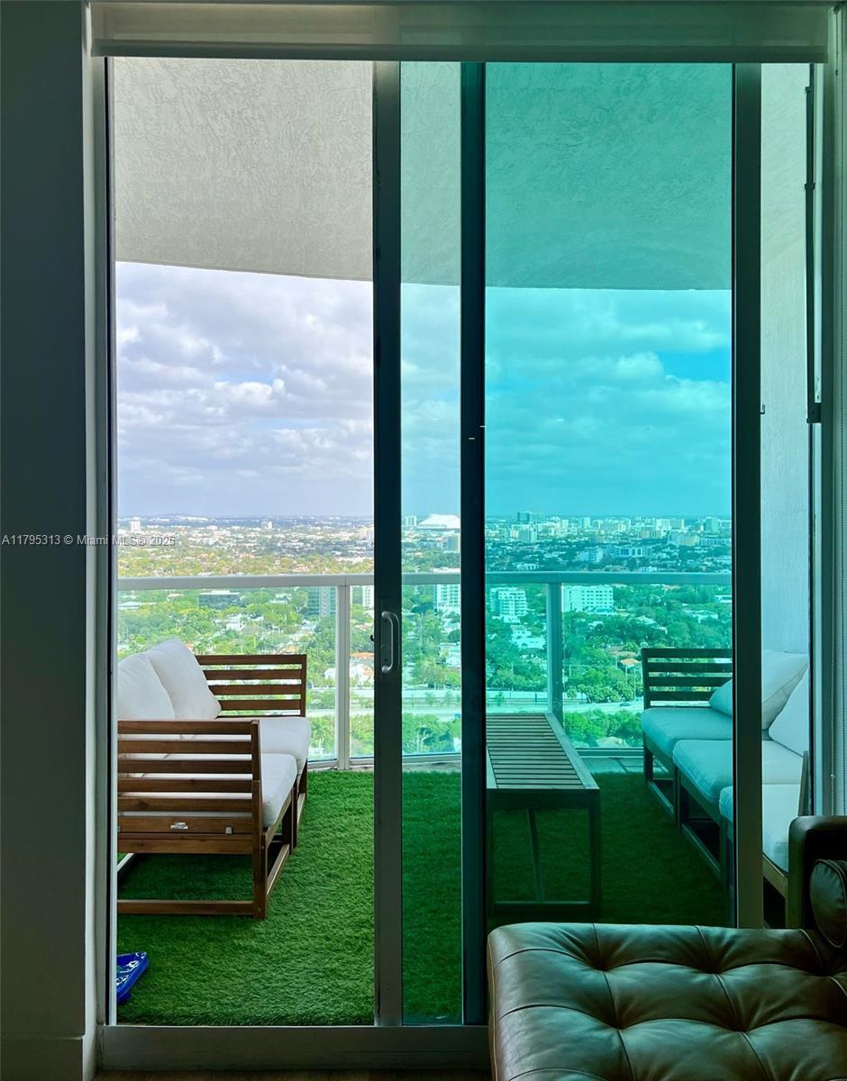 SKYLINE ON BRICKELL CONDO - Residential