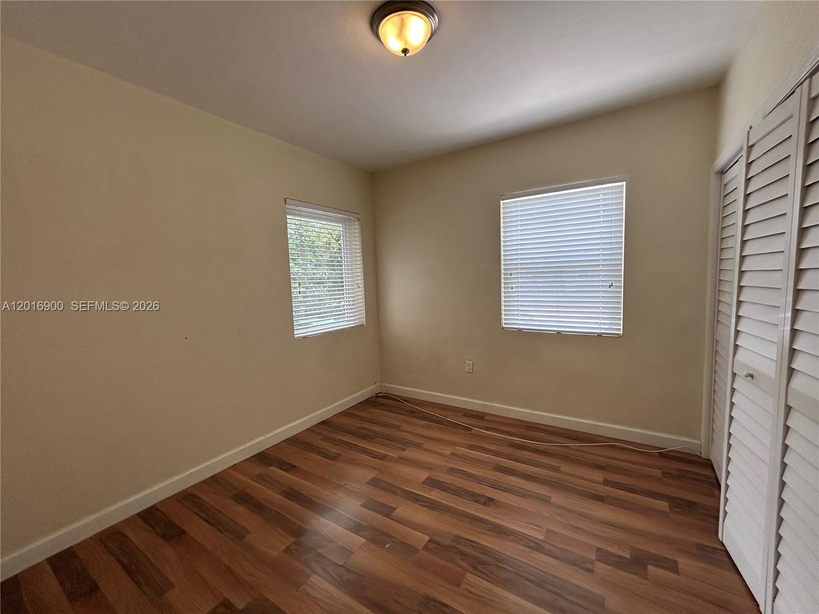 REALTY SECURITIES CORPPB - Residential Lease