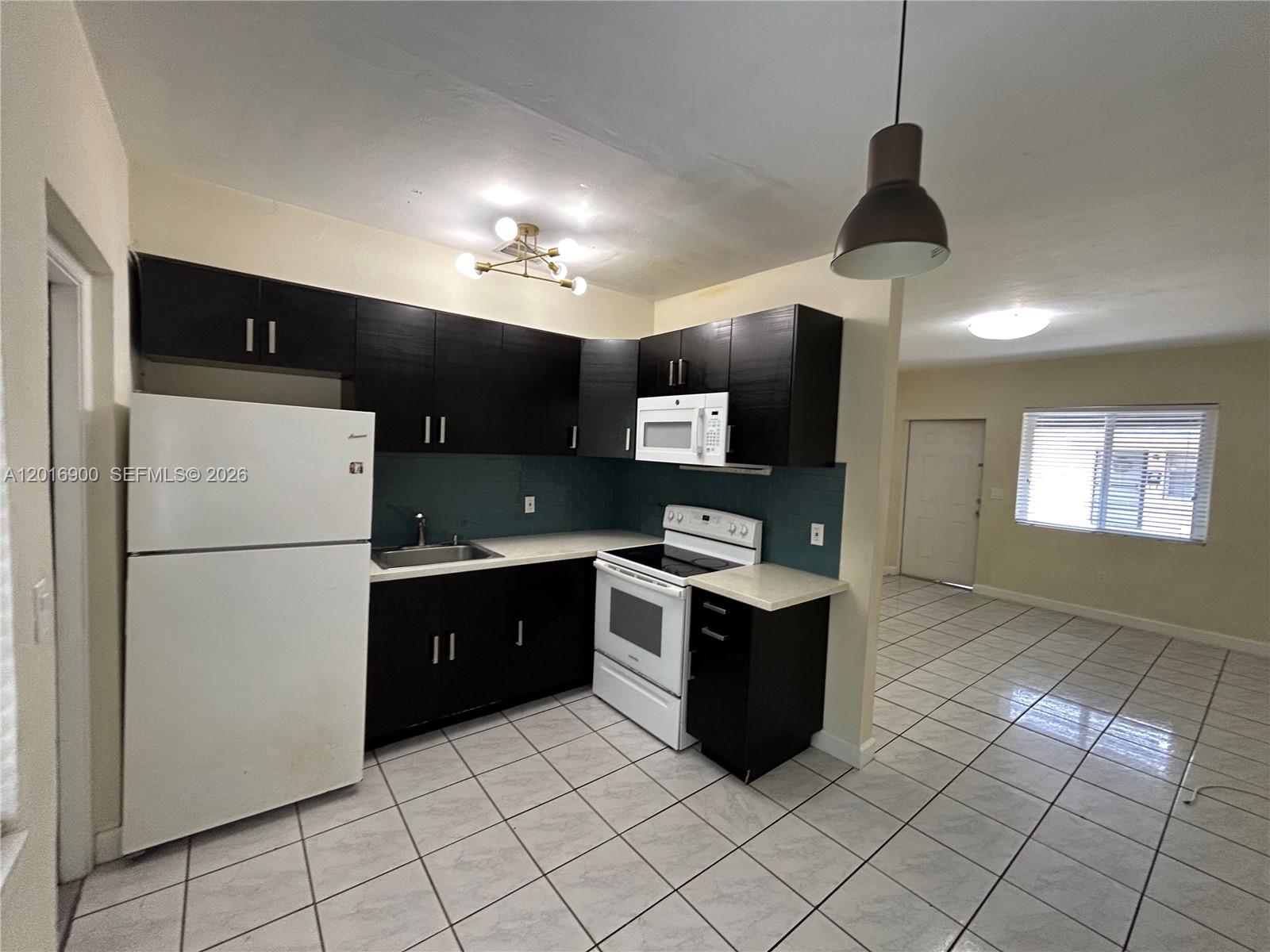 REALTY SECURITIES CORPPB - Residential Lease
