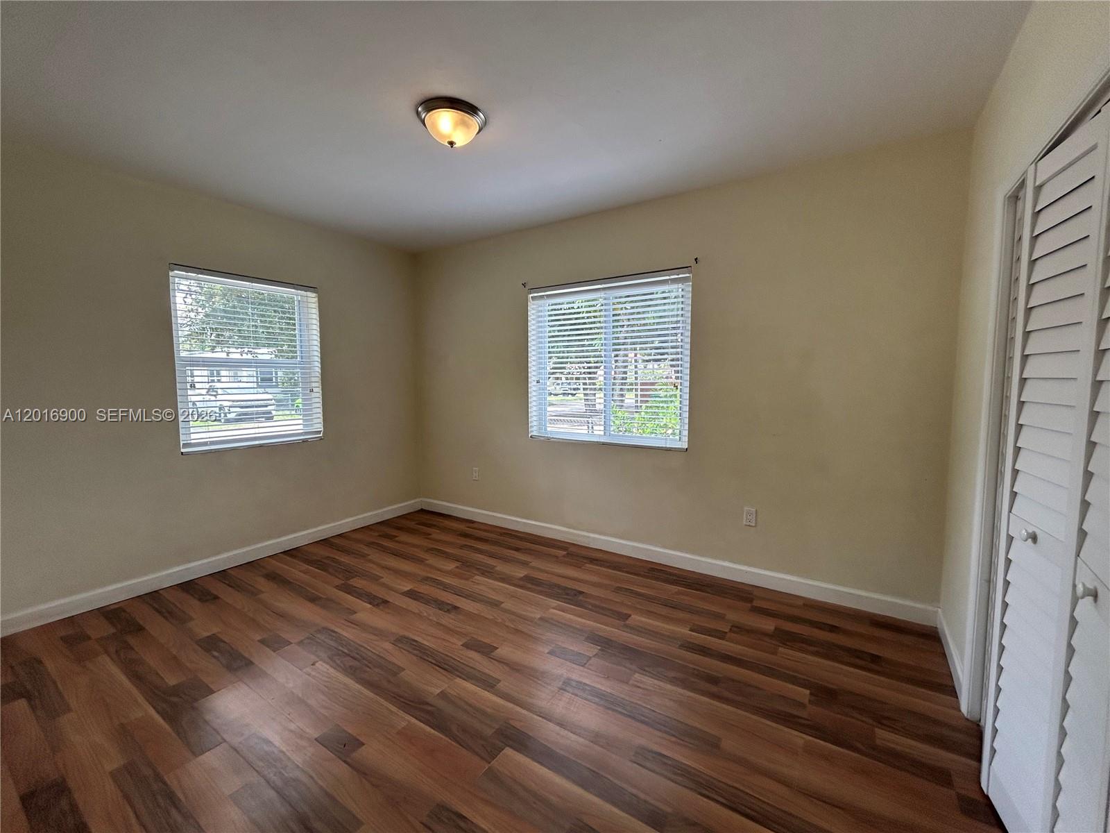 REALTY SECURITIES CORPPB - Residential Lease