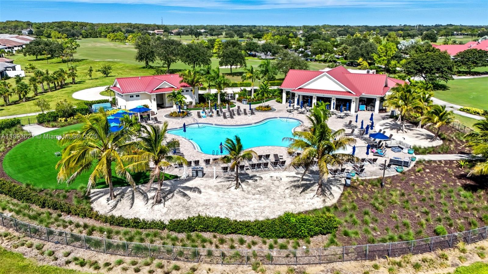 COUNTRY CLUB - Residential