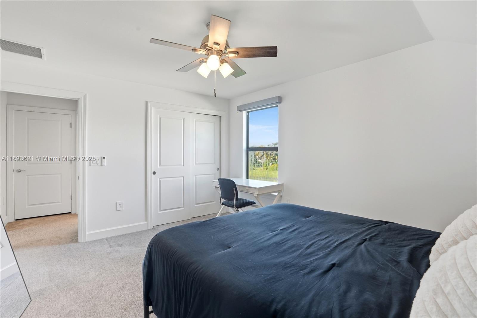 COUNTRY CLUB - Residential