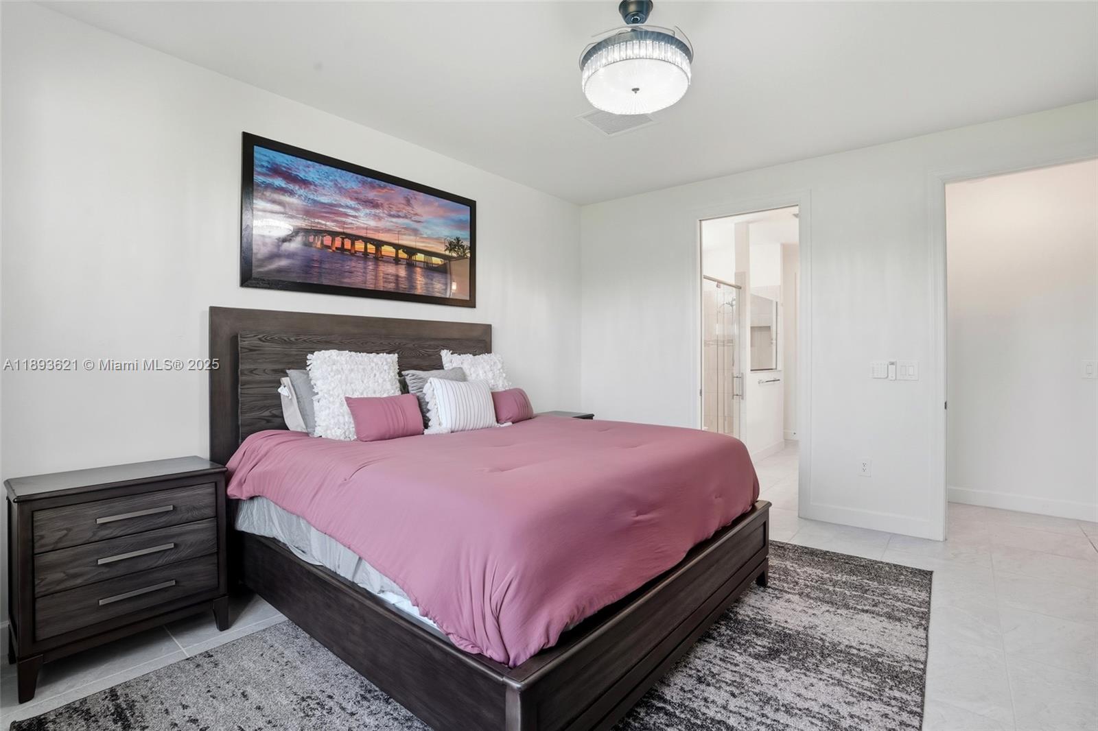 COUNTRY CLUB - Residential