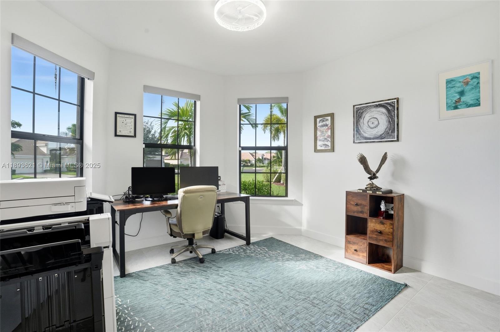COUNTRY CLUB - Residential