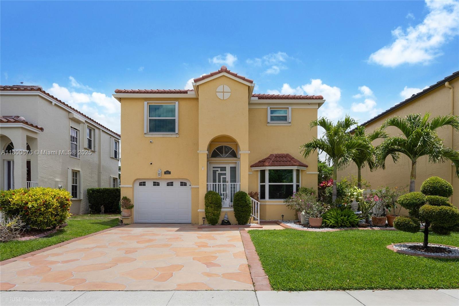 Property for Sale at 621 Nw 157 Ave, Pembroke Pines, Miami-Dade County, Florida - Bedrooms: 3 
Bathrooms: 3  - $789,900