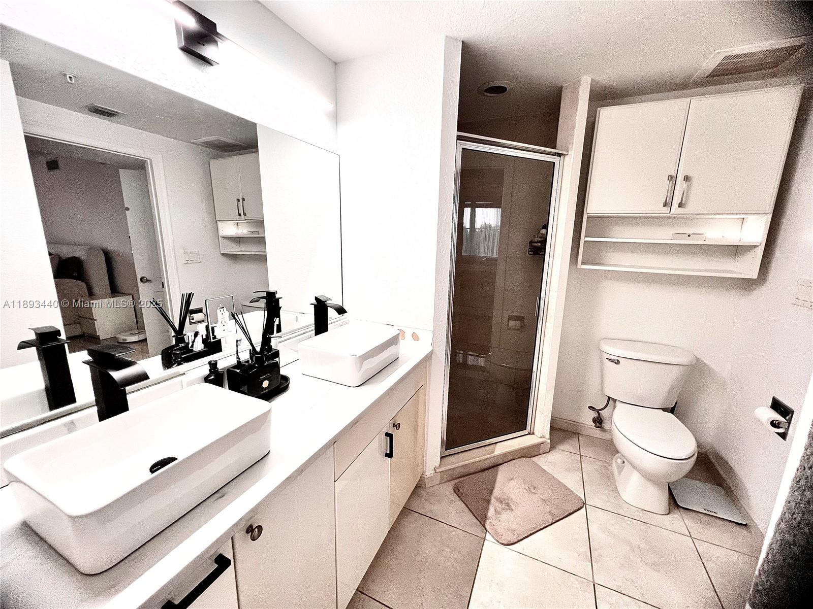 RADIUS CONDO - Residential