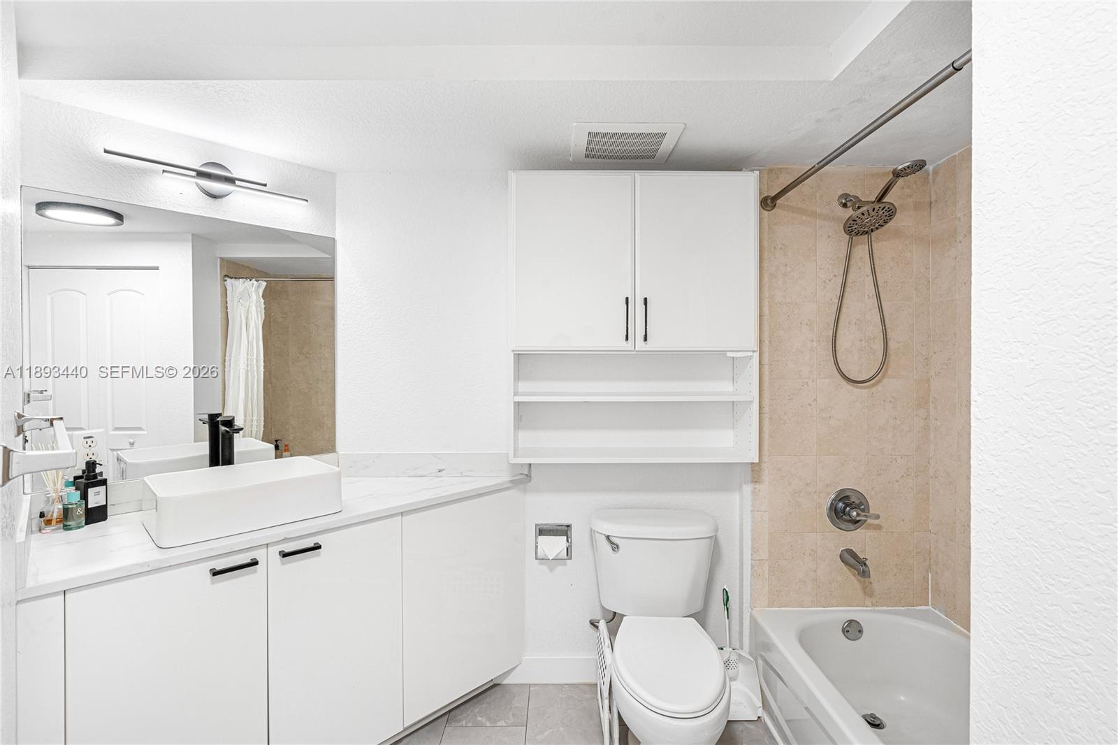 RADIUS CONDO - Residential