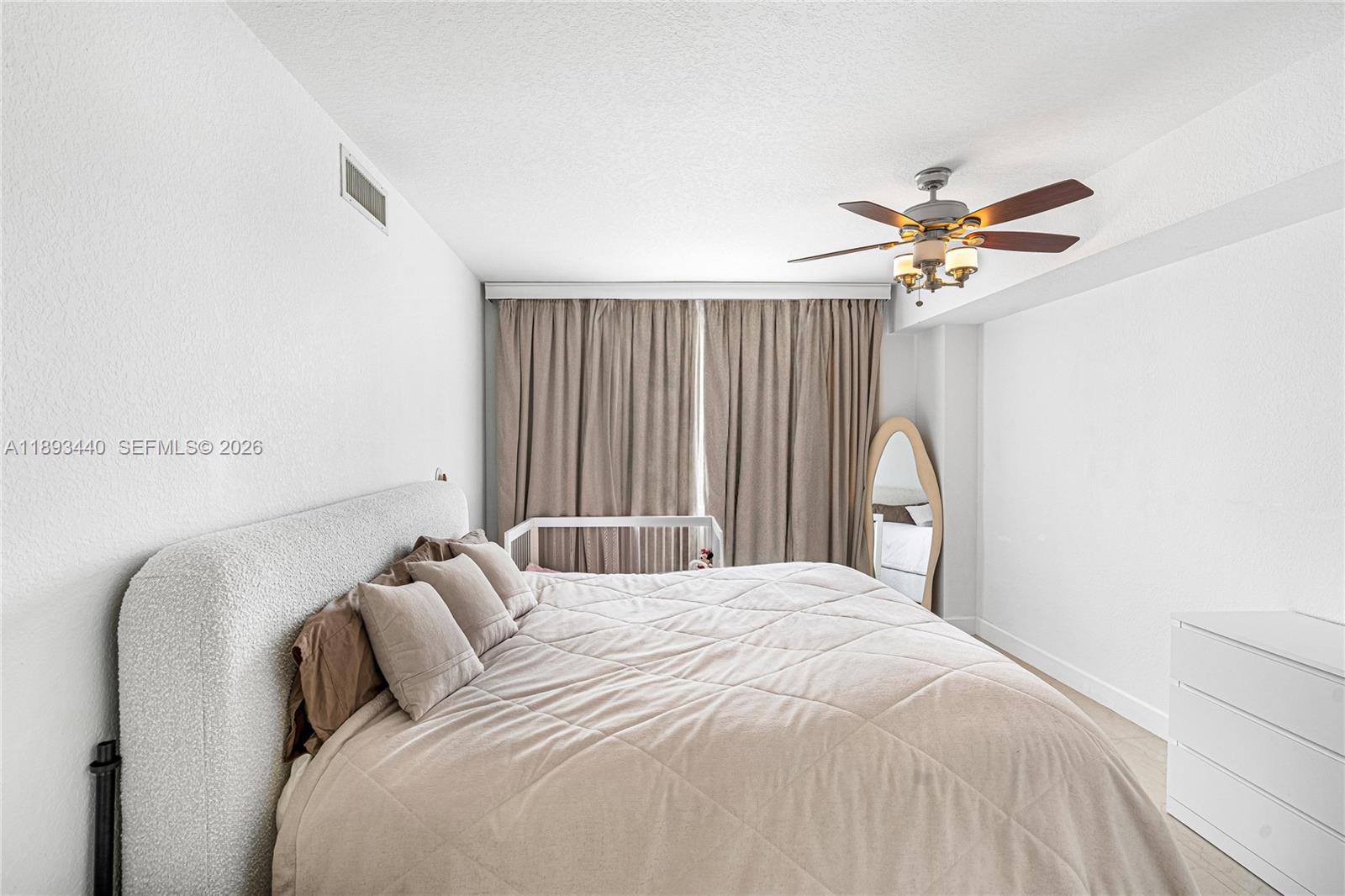 RADIUS CONDO - Residential