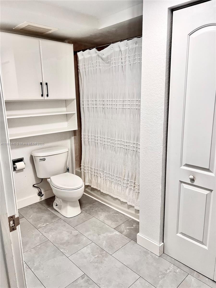 RADIUS CONDO - Residential