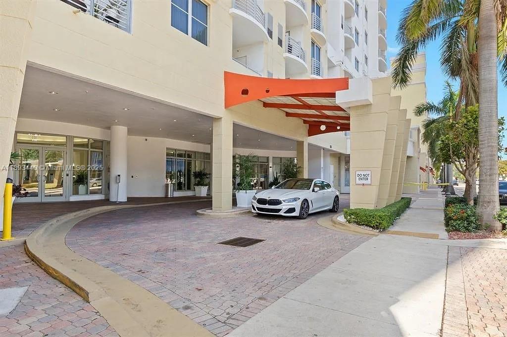 RADIUS CONDO - Residential