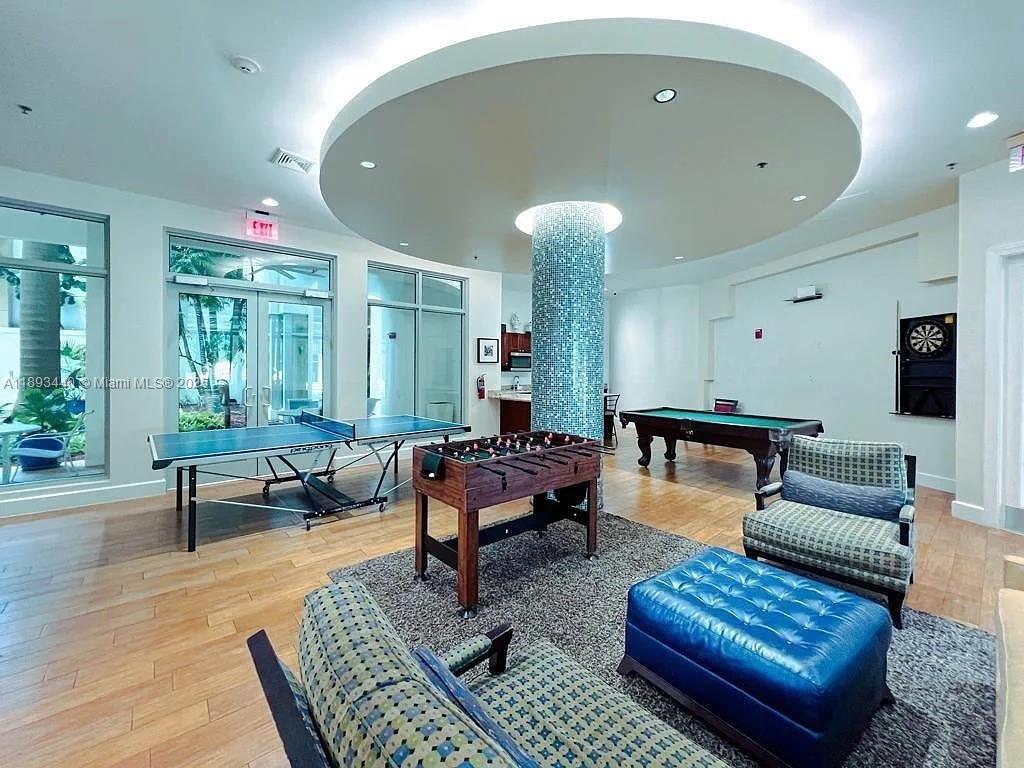 RADIUS CONDO - Residential