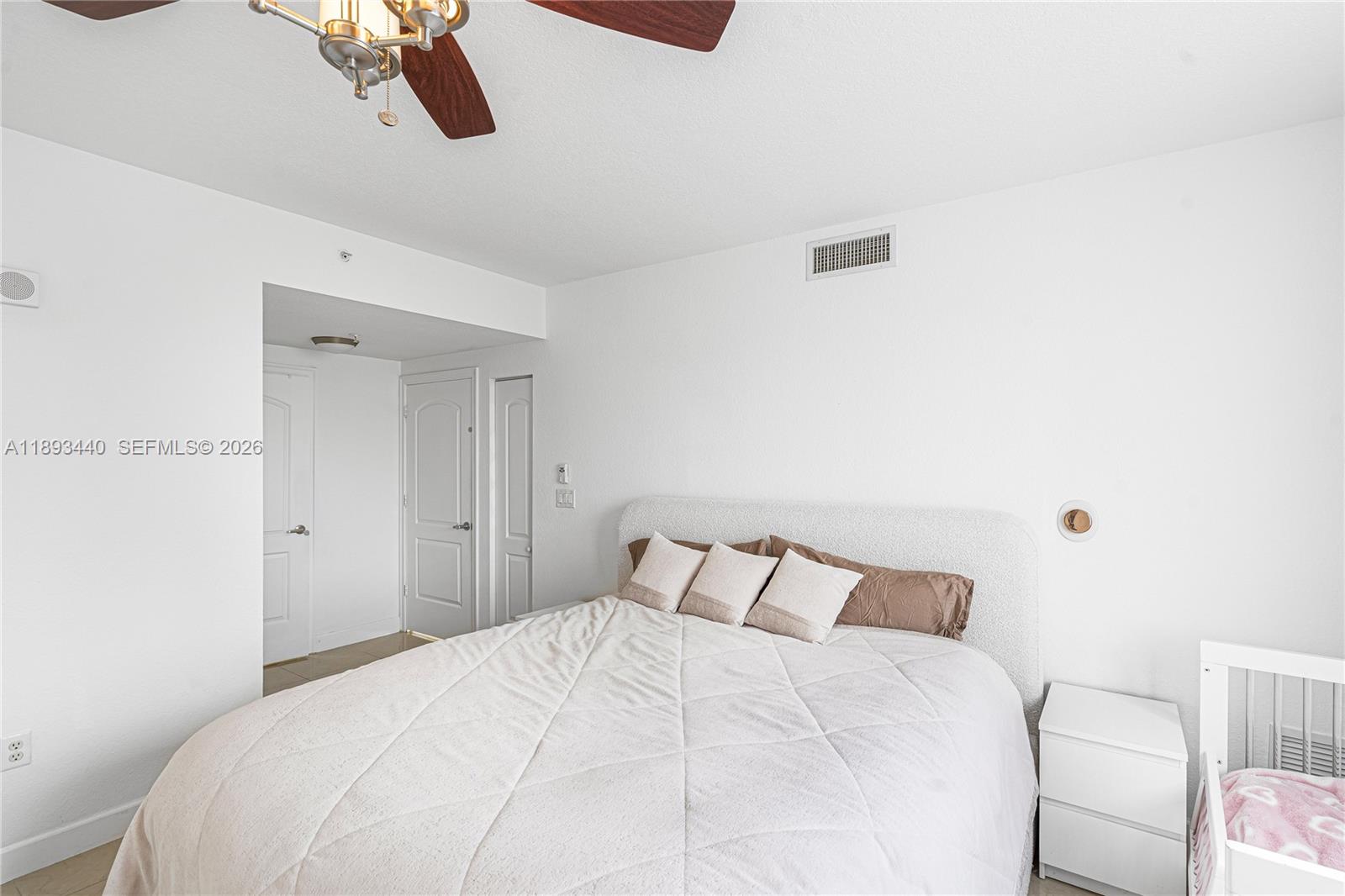 RADIUS CONDO - Residential