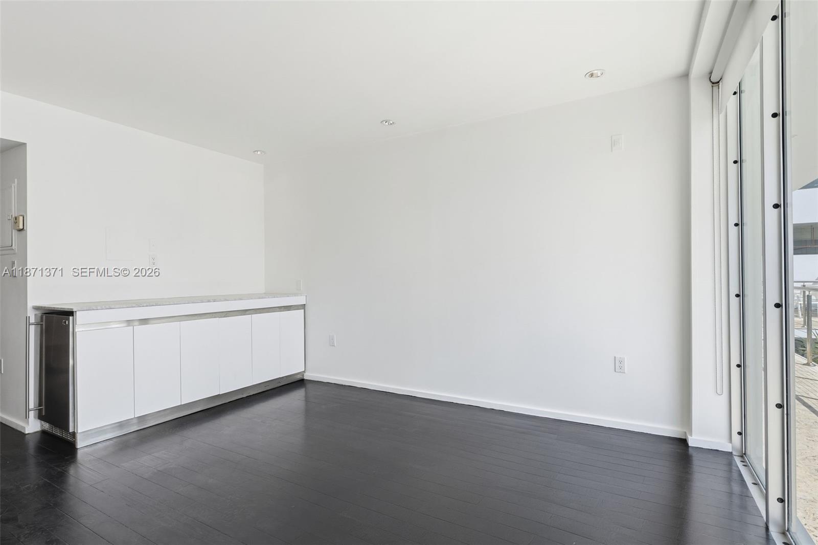 FONTANA CONDO - Residential