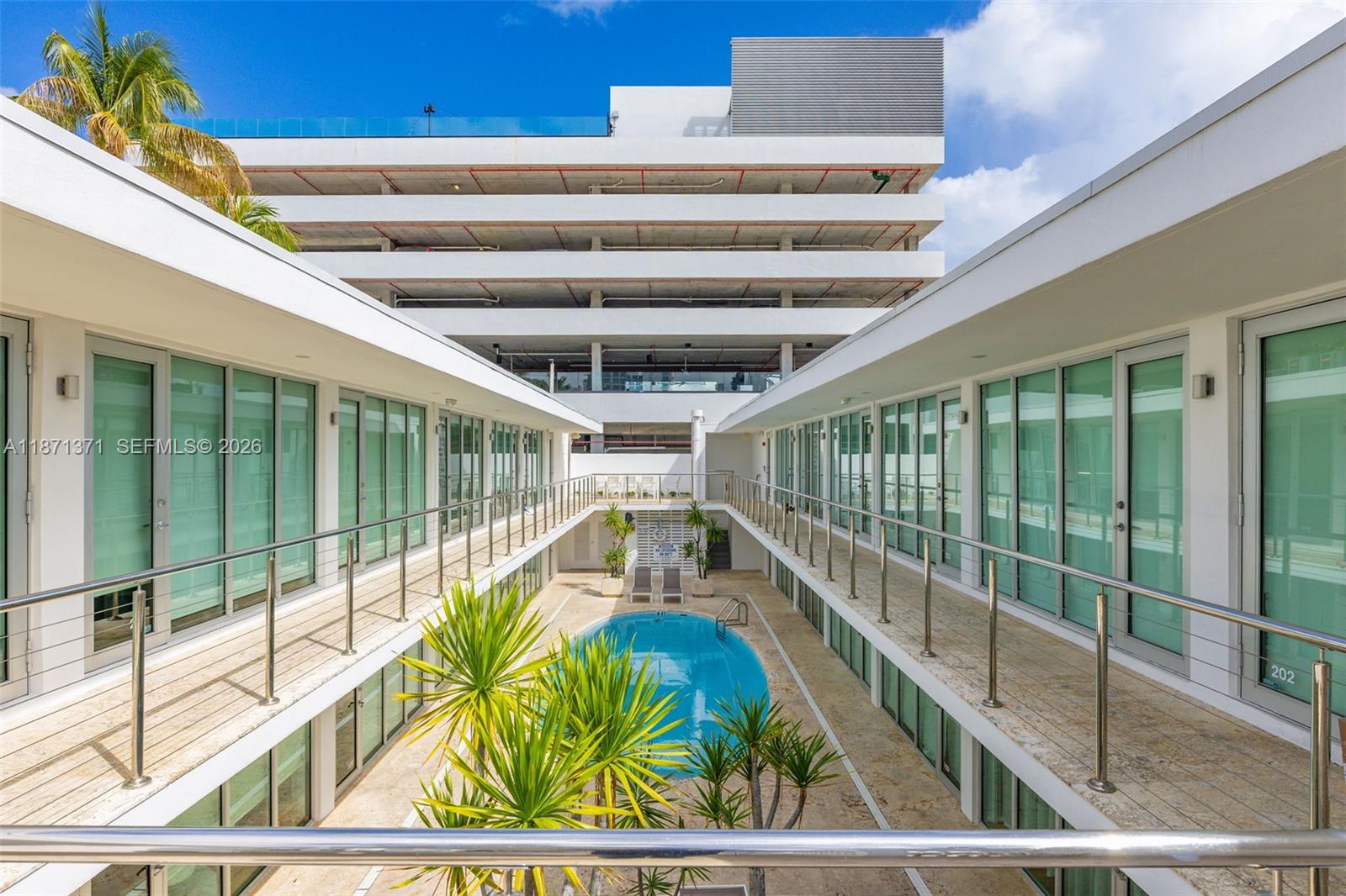 FONTANA CONDO - Residential