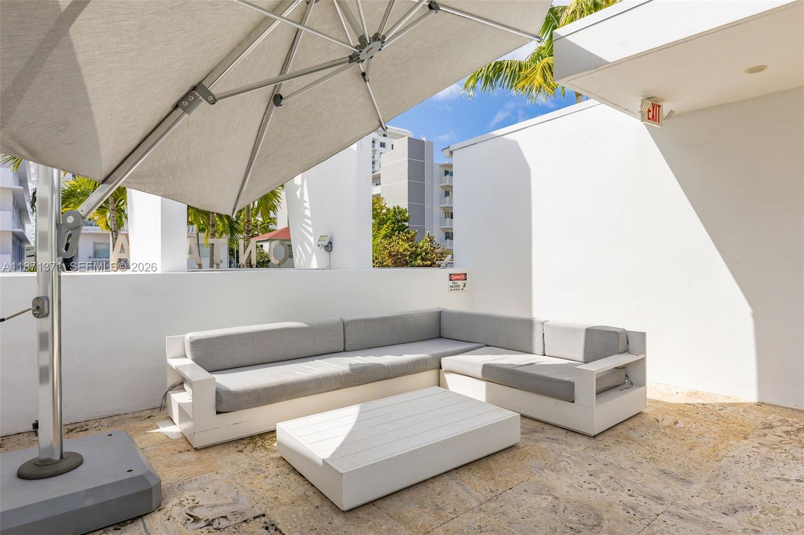 FONTANA CONDO - Residential