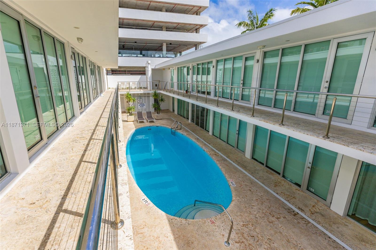 FONTANA CONDO - Residential