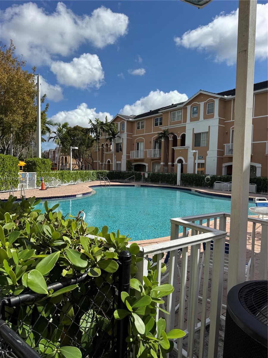 SHOMA HOMES AT COUNTRY CL - Residential Lease