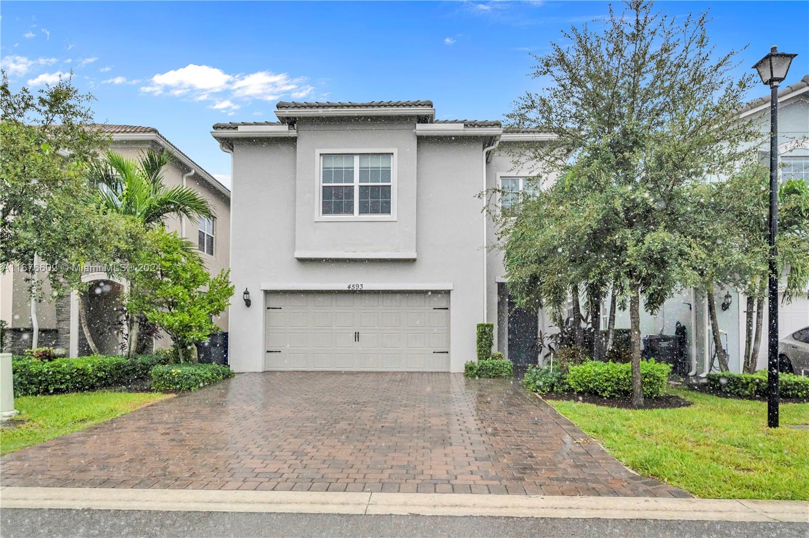 4593 Greenway Dr, Hollywood, Broward County, Florida - 3 Bedrooms  
3 Bathrooms - 