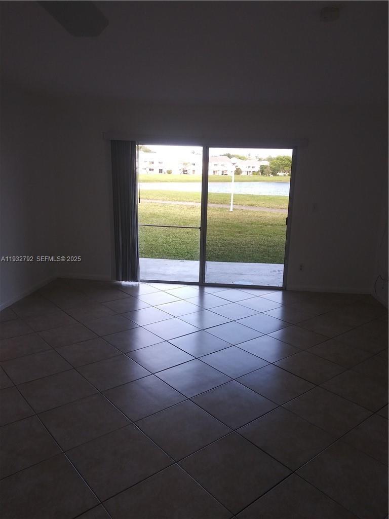 SUMMER LAKE - Residential