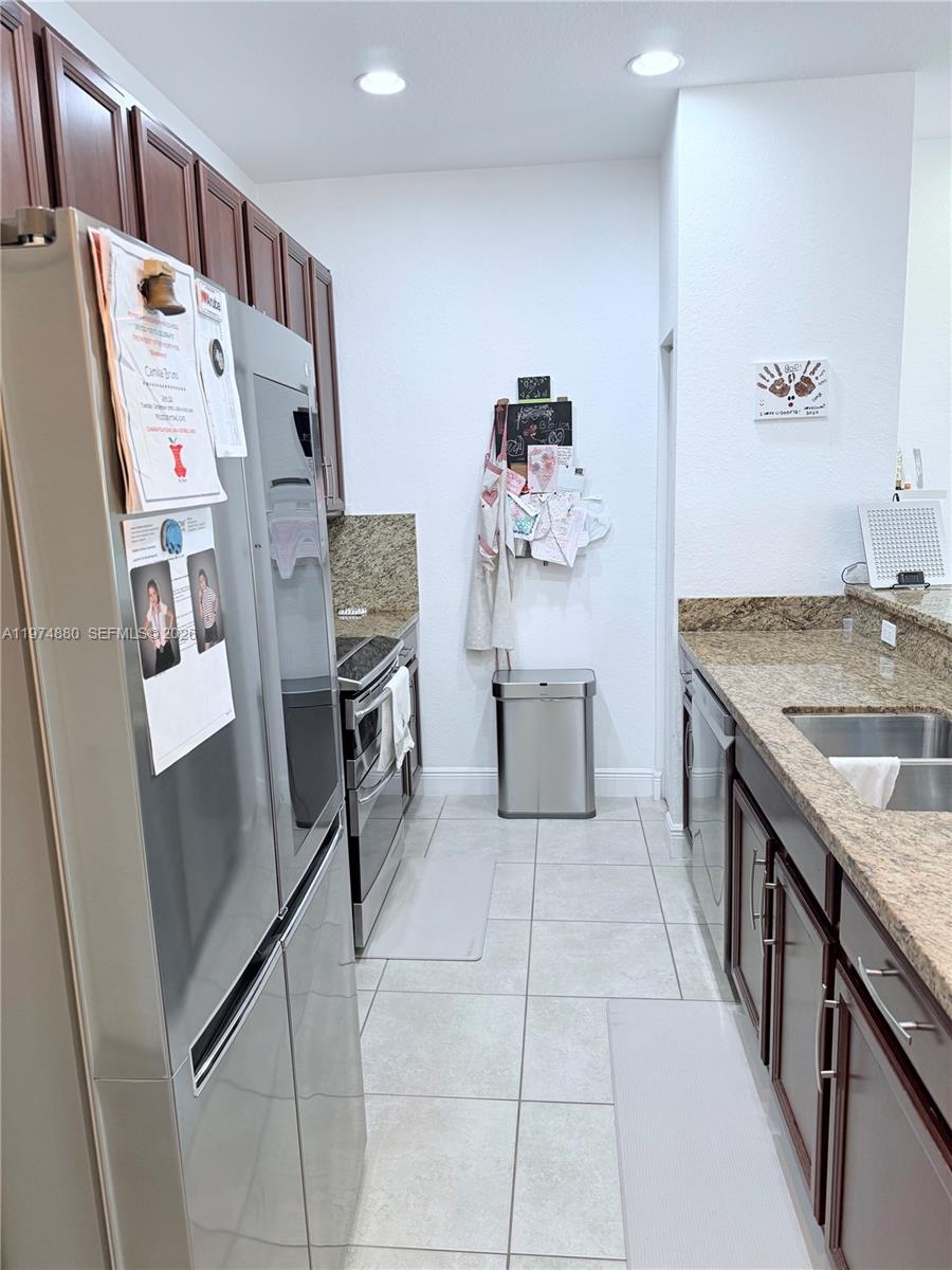 MIRAMAR RESIDENTIAL PLAT - Residential Lease