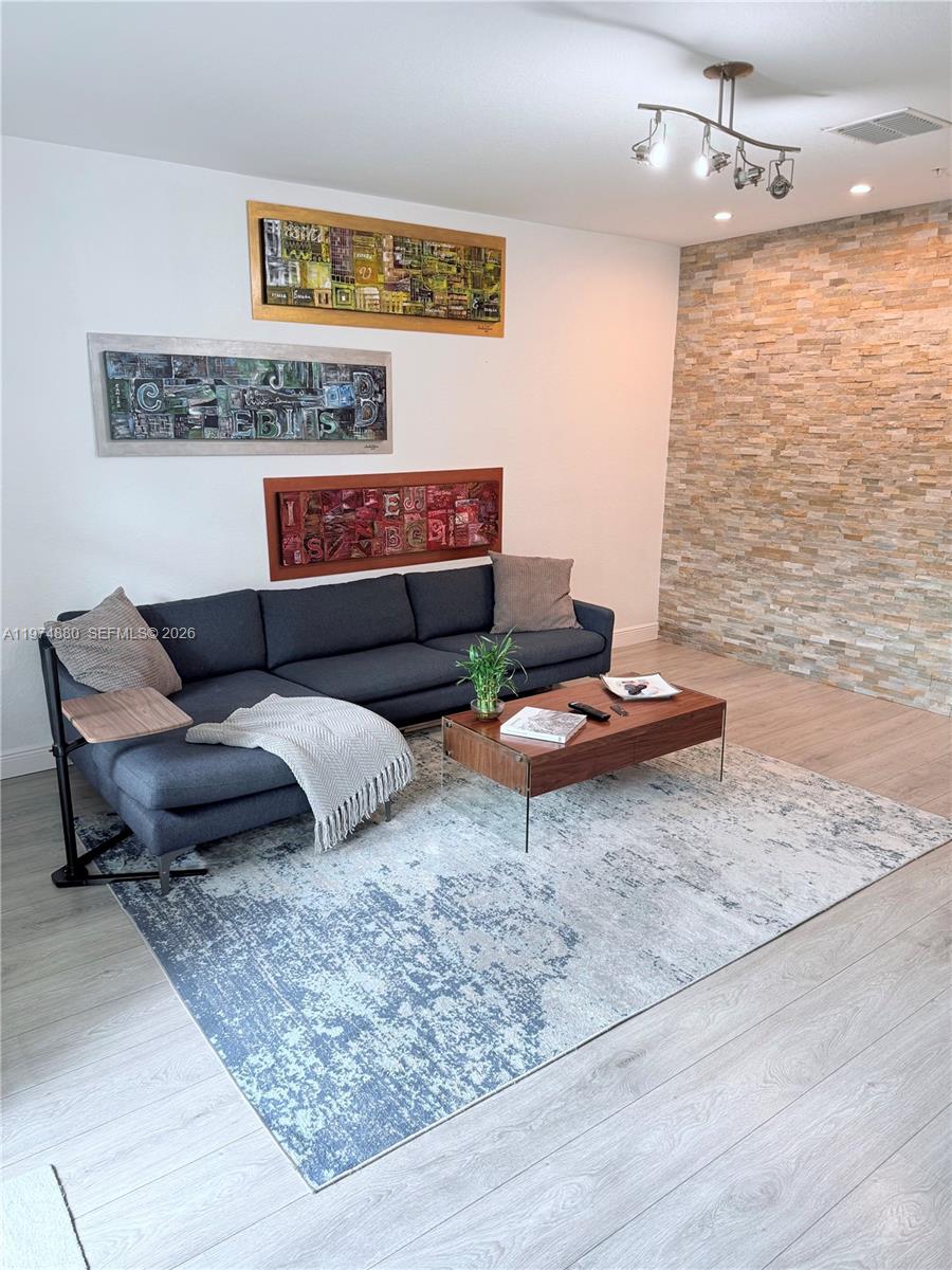 MIRAMAR RESIDENTIAL PLAT - Residential Lease