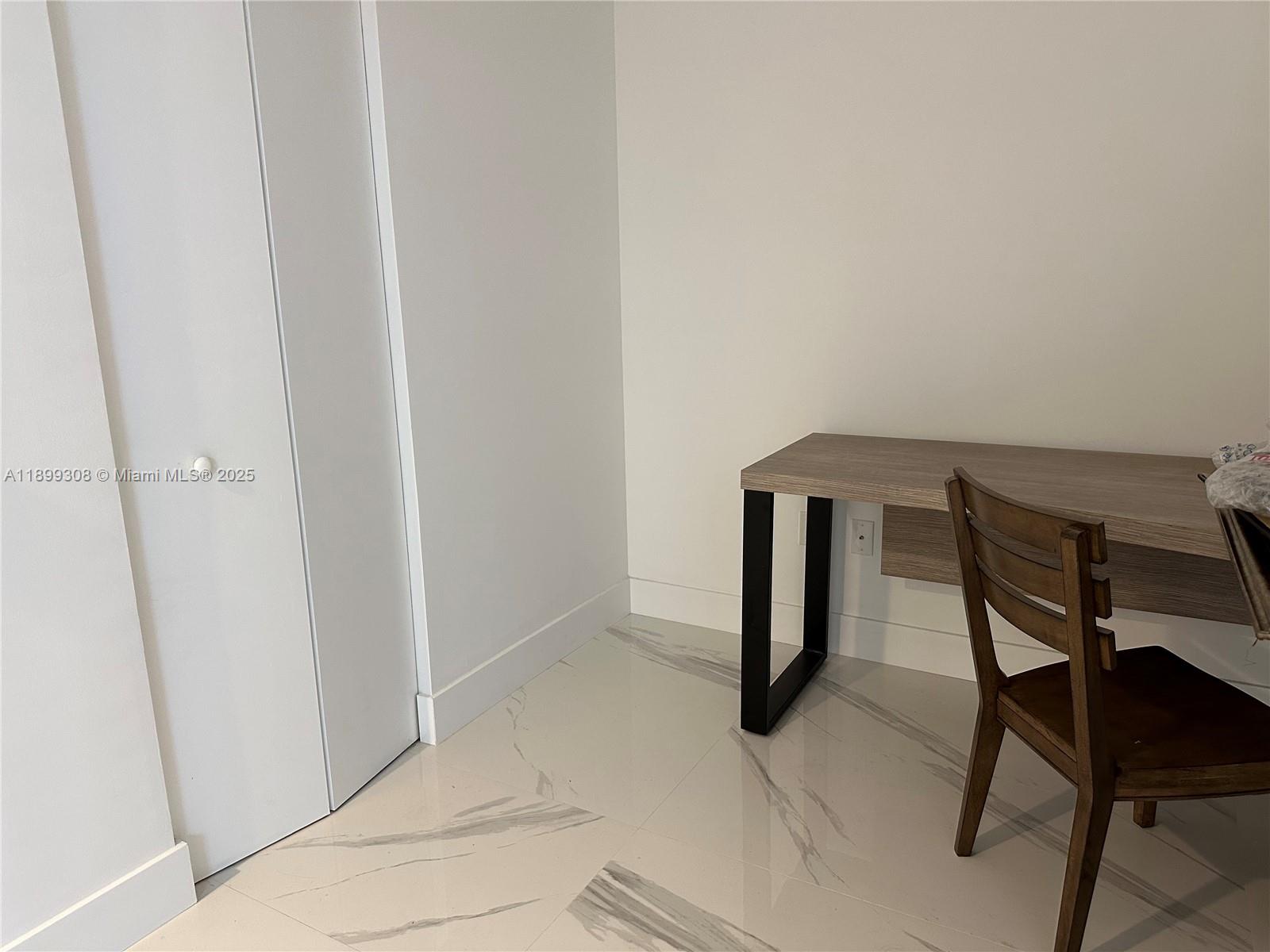 THE HARBOUR NORTH CONDO - Residential Lease