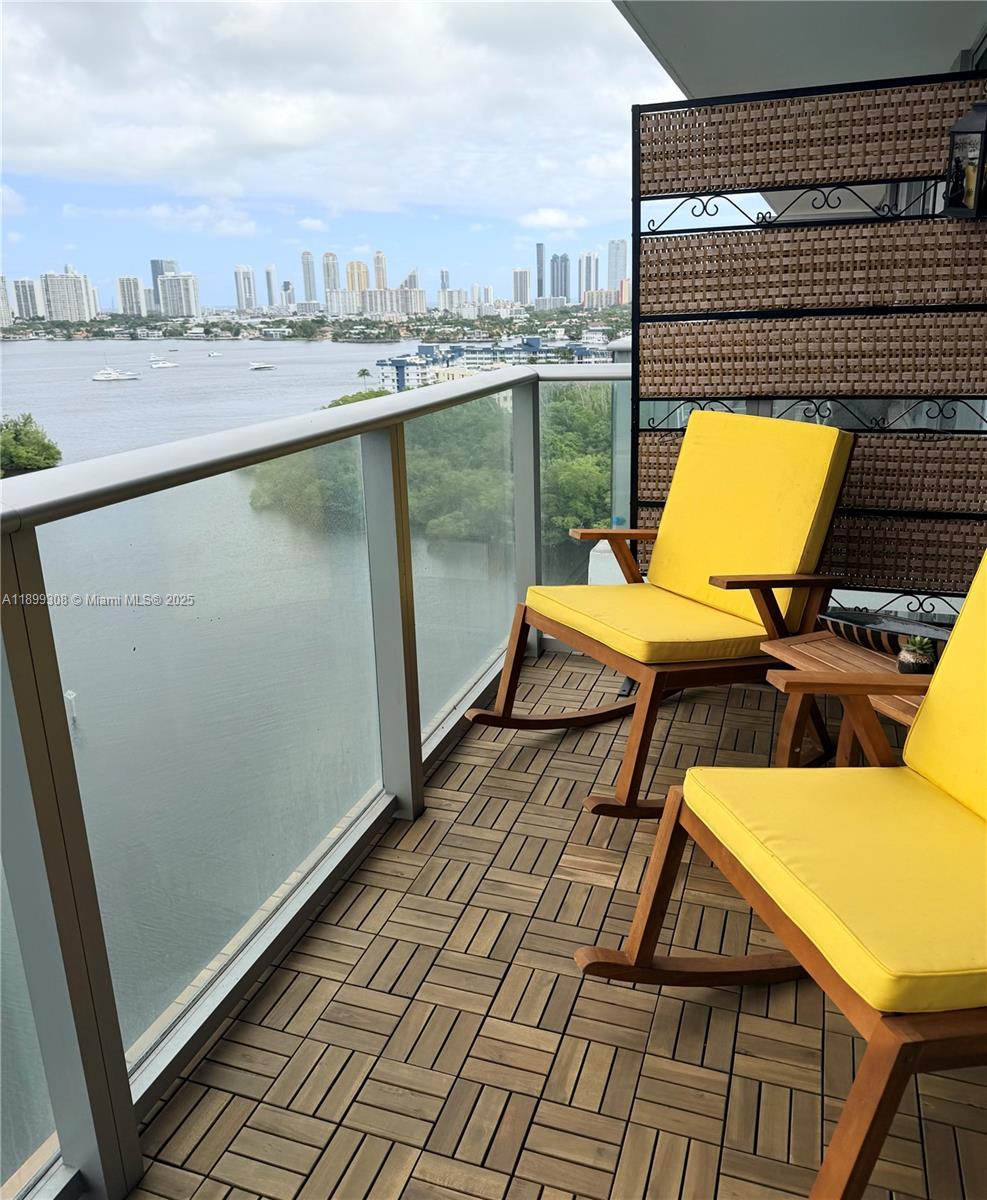 THE HARBOUR NORTH CONDO - Residential Lease