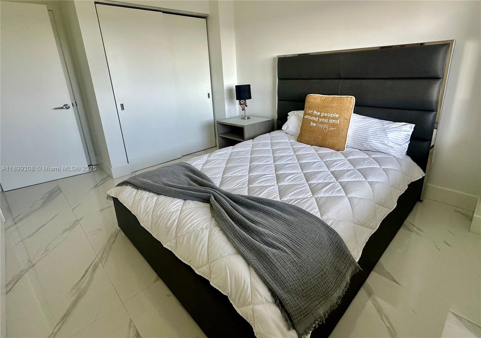 THE HARBOUR NORTH CONDO - Residential Lease