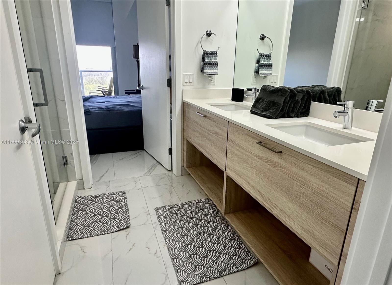 THE HARBOUR NORTH CONDO - Residential Lease