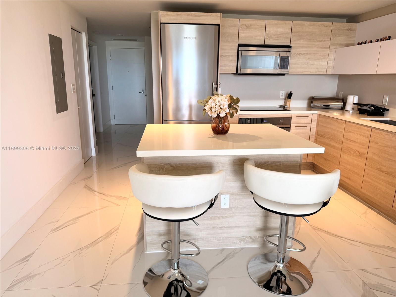 THE HARBOUR NORTH CONDO - Residential Lease