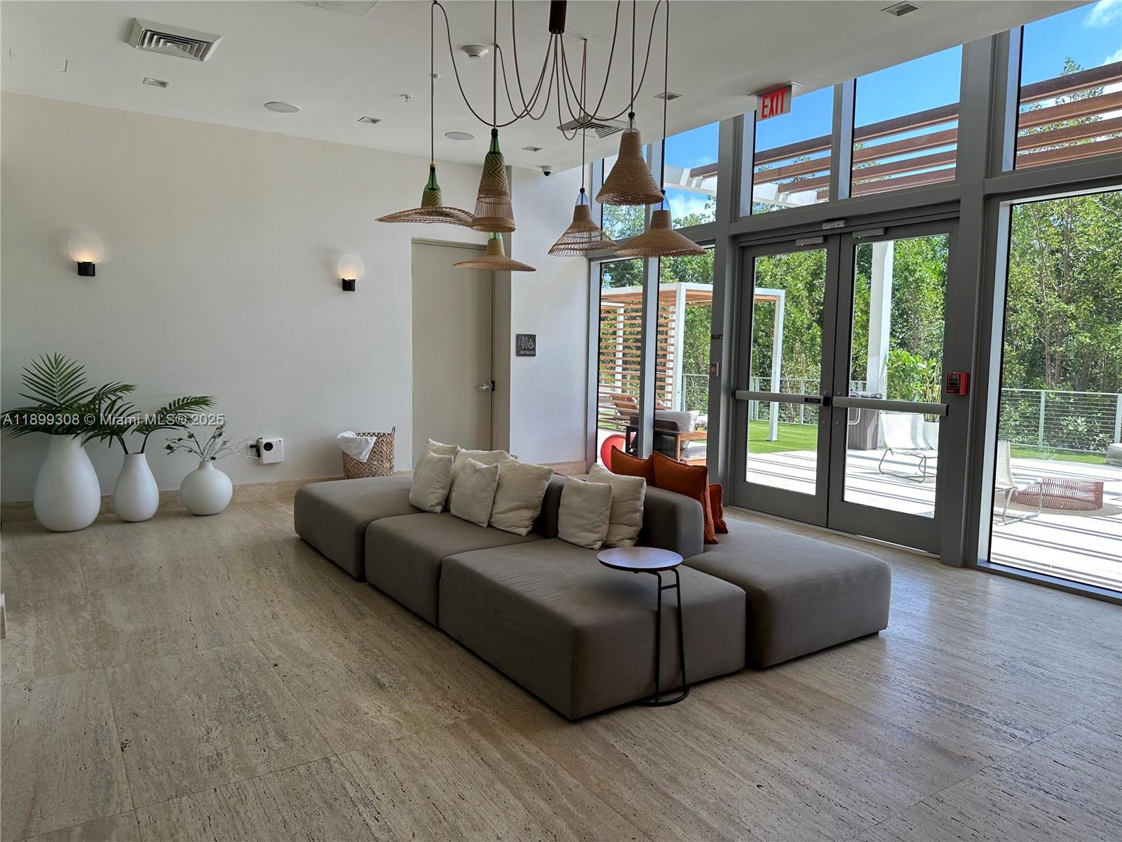 THE HARBOUR NORTH CONDO - Residential Lease