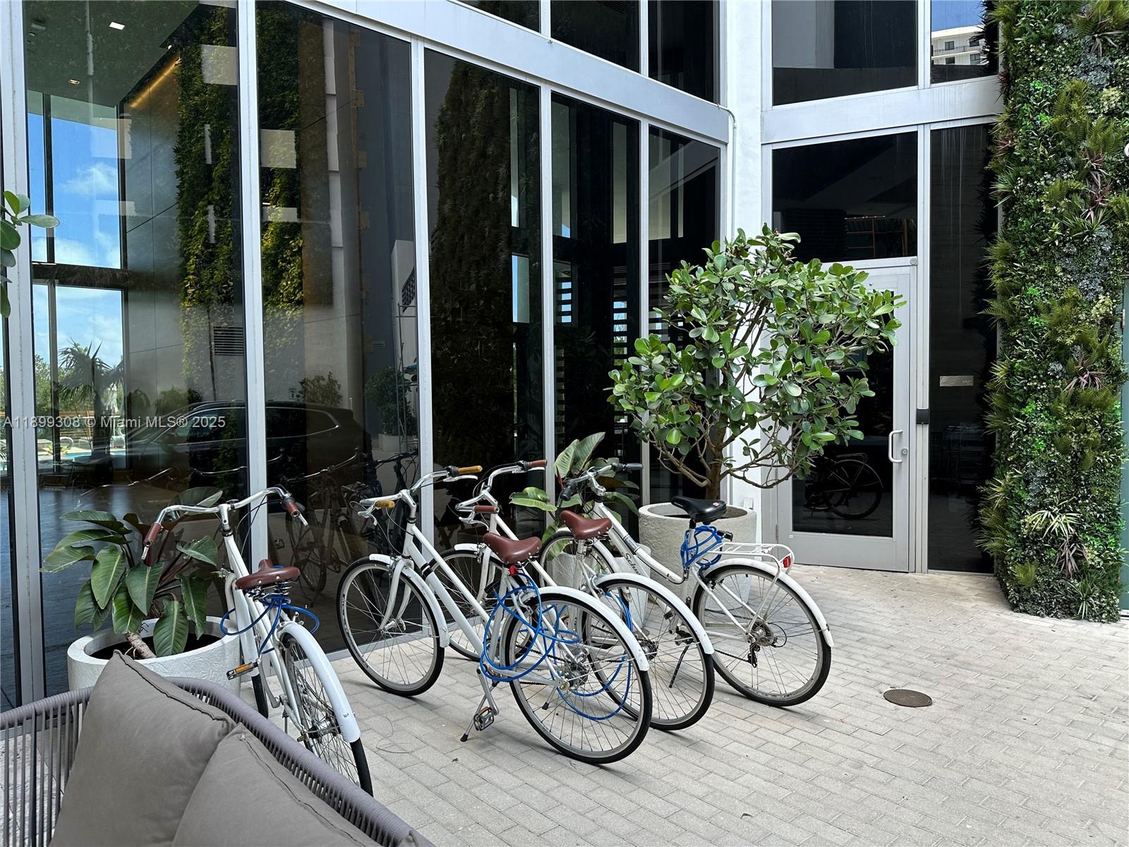 THE HARBOUR NORTH CONDO - Residential Lease