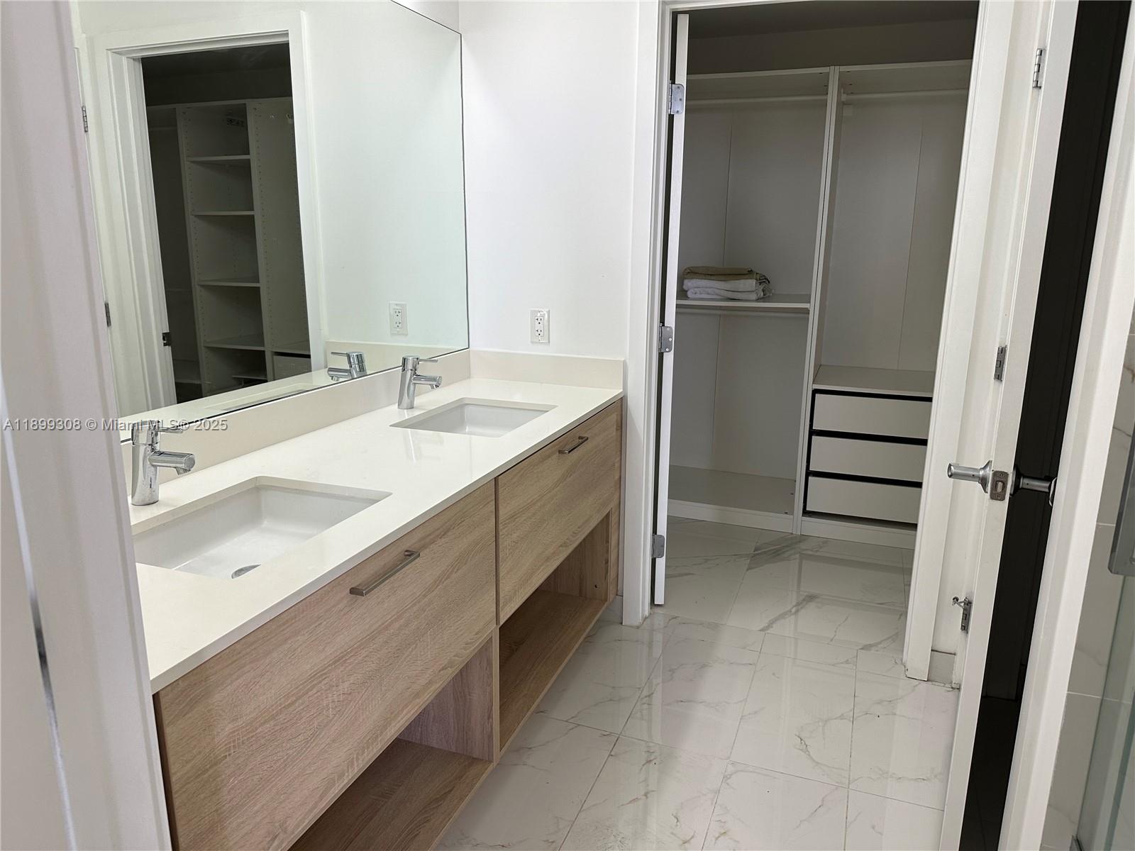 THE HARBOUR NORTH CONDO - Residential Lease