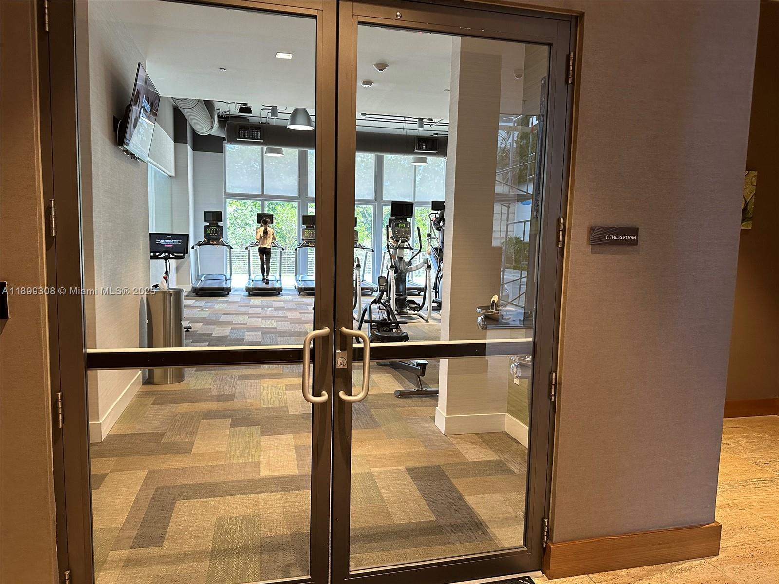 THE HARBOUR NORTH CONDO - Residential Lease