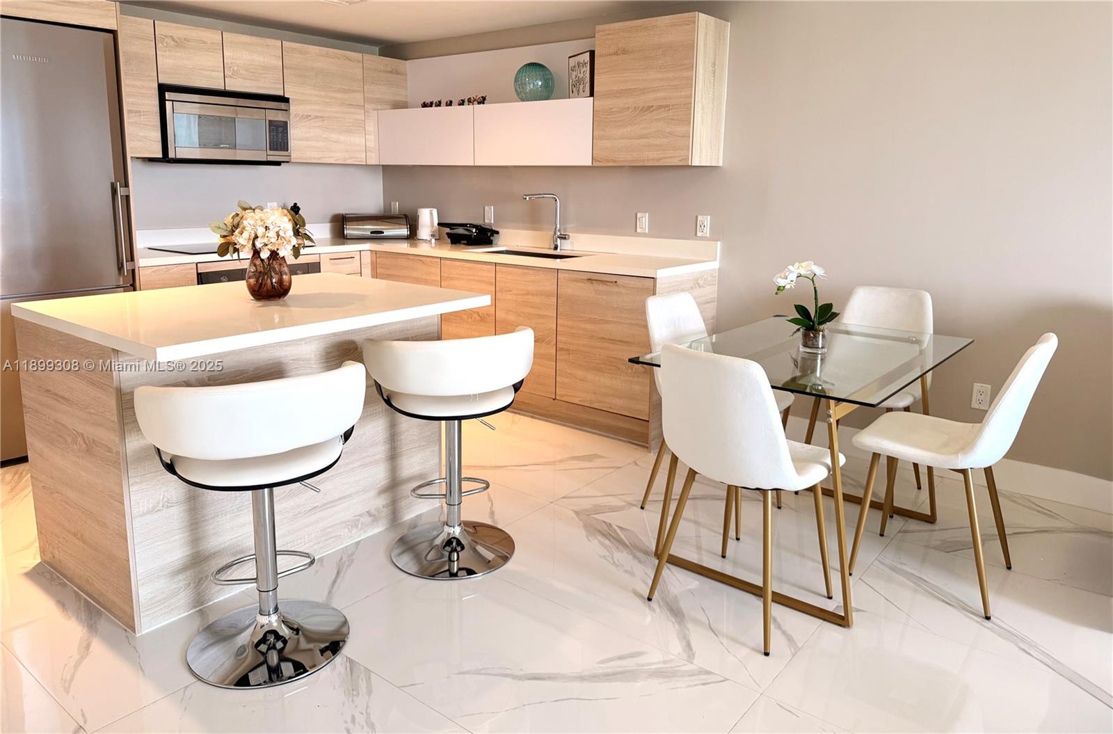 THE HARBOUR NORTH CONDO - Residential Lease