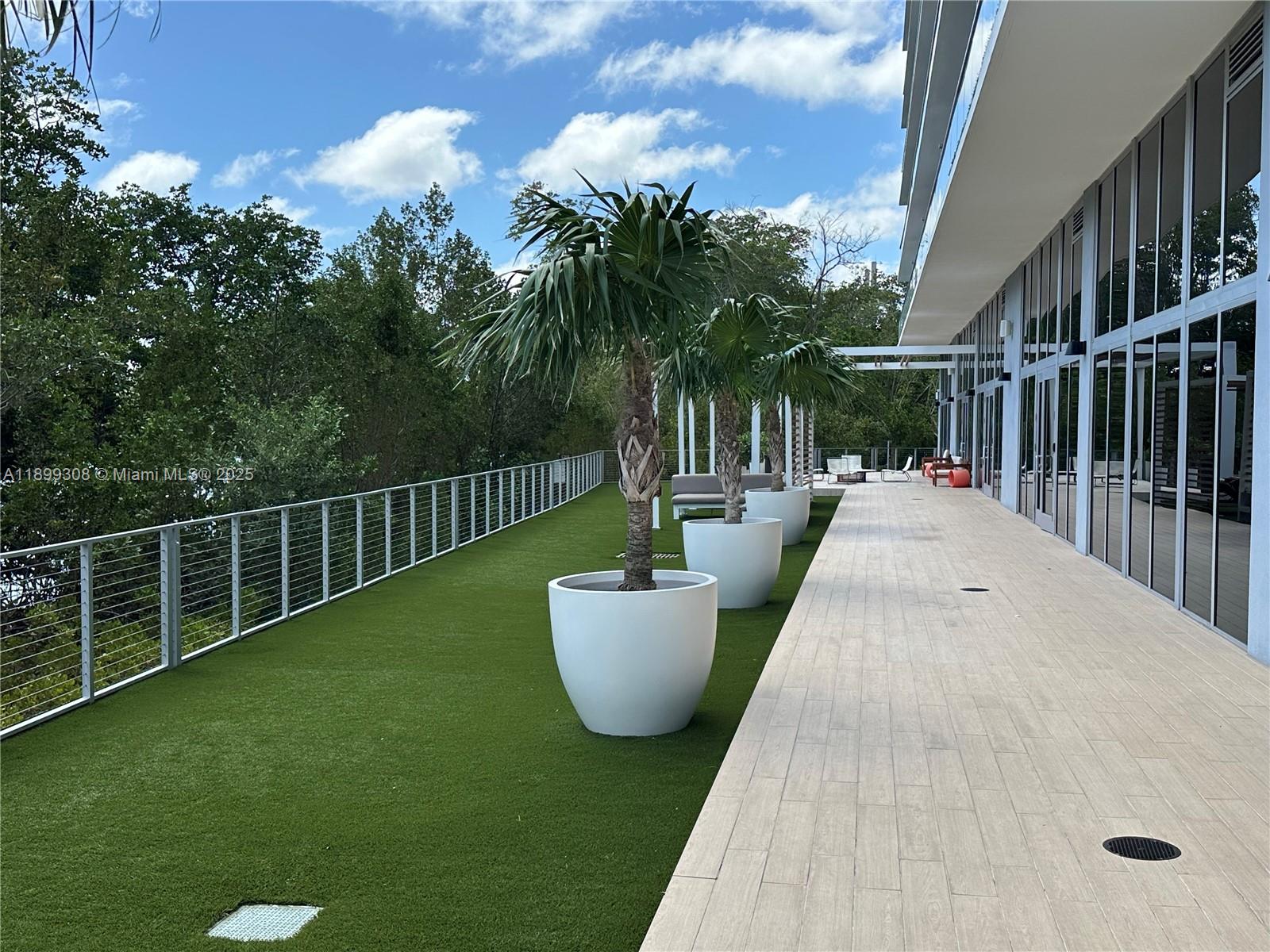 THE HARBOUR NORTH CONDO - Residential Lease