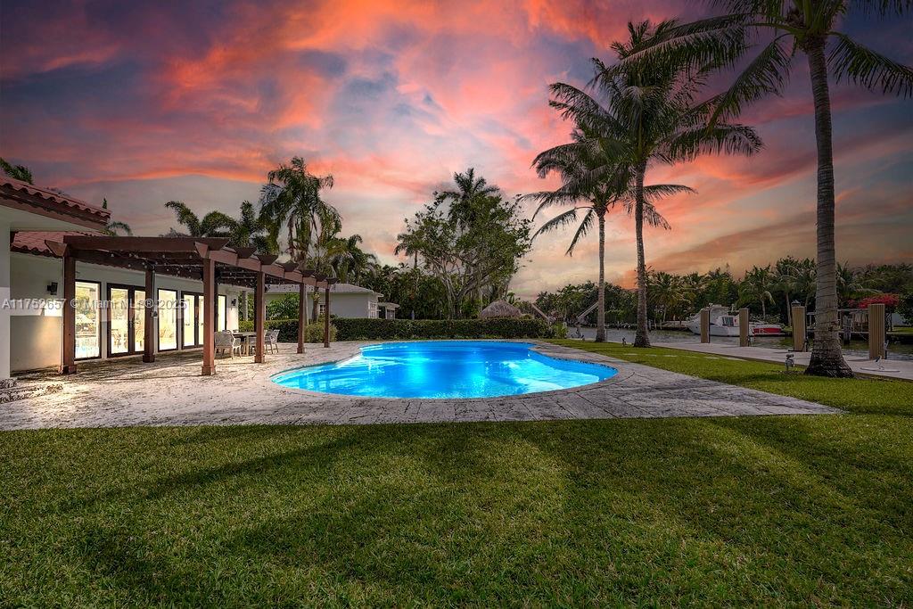 928 Belle Meade Island Dr