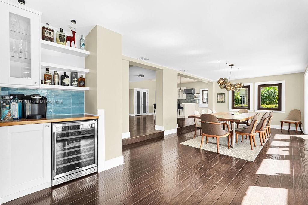 BELLE MEADE ISLAND - Residential