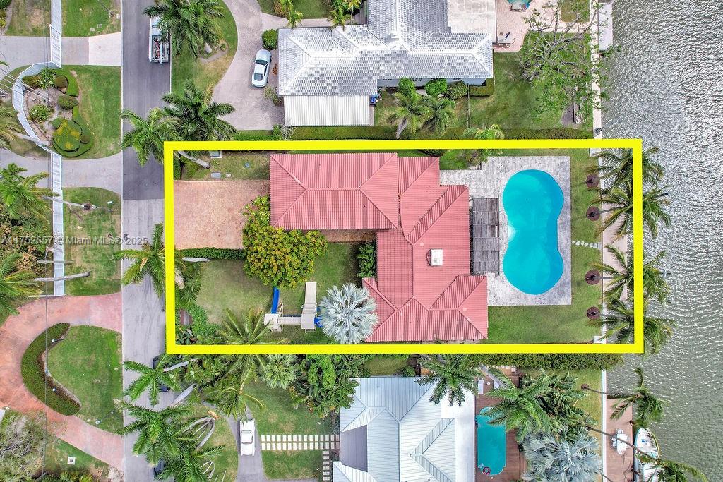 BELLE MEADE ISLAND - Residential