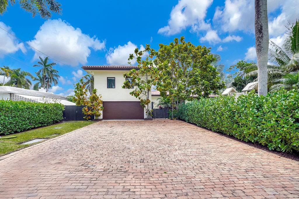 BELLE MEADE ISLAND - Residential