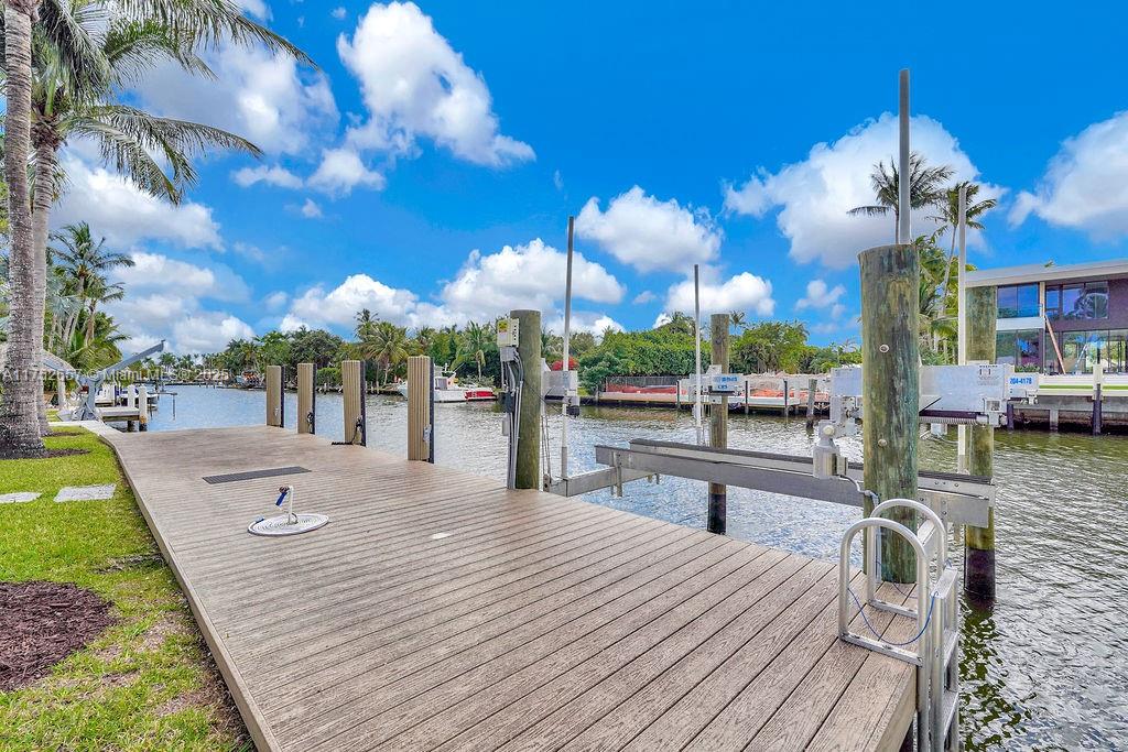 BELLE MEADE ISLAND - Residential