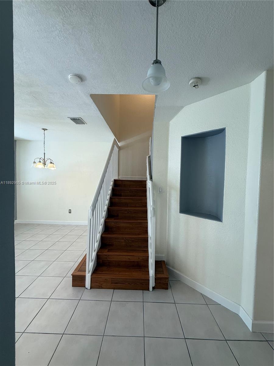 GRAND LAKES PHASE I - Residential Lease