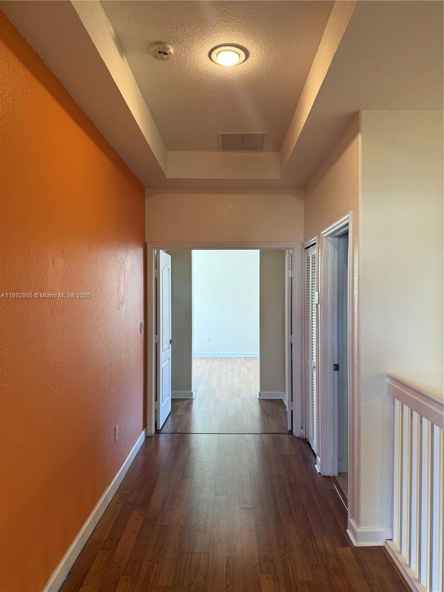 GRAND LAKES PHASE I - Residential Lease