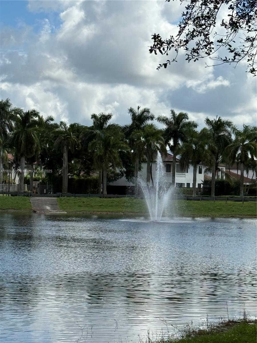 GRAND LAKES PHASE I - Residential Lease