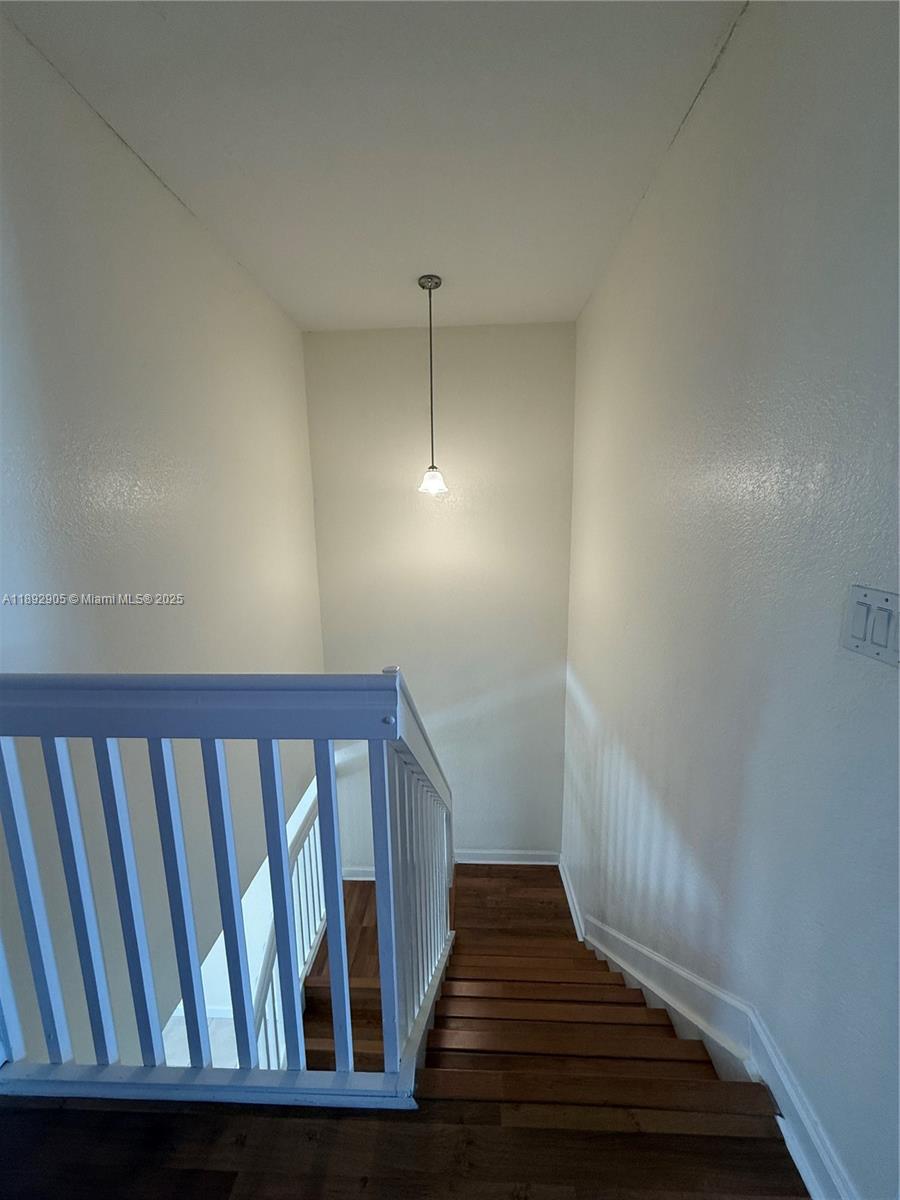 GRAND LAKES PHASE I - Residential Lease
