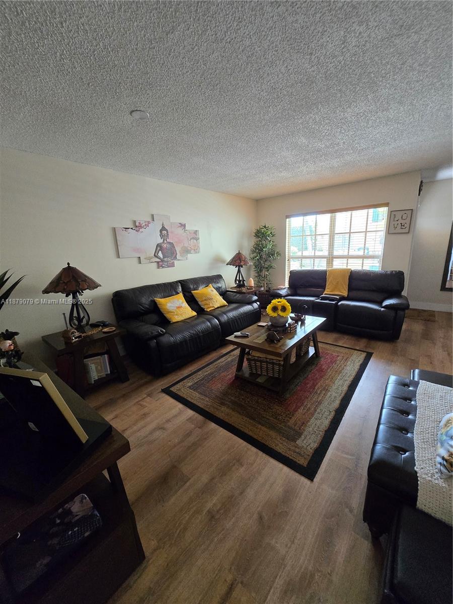 LES CHATEAUX AT INT GARDE - Residential