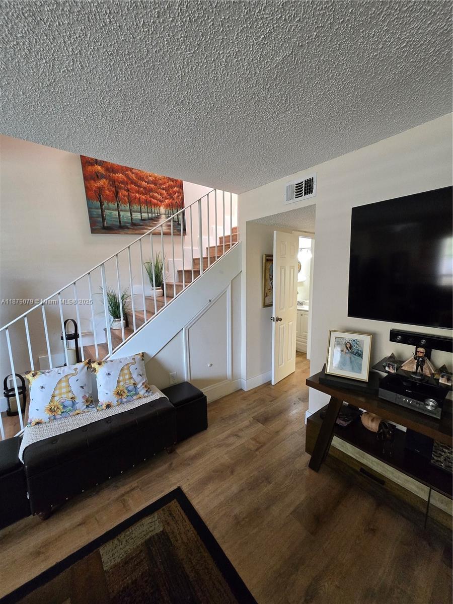 LES CHATEAUX AT INT GARDE - Residential