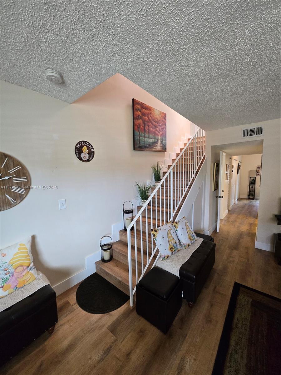 LES CHATEAUX AT INT GARDE - Residential