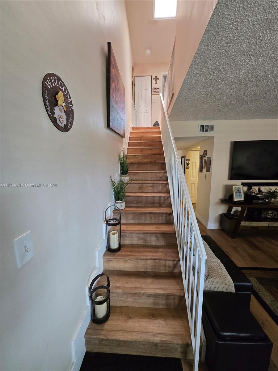 LES CHATEAUX AT INT GARDE - Residential