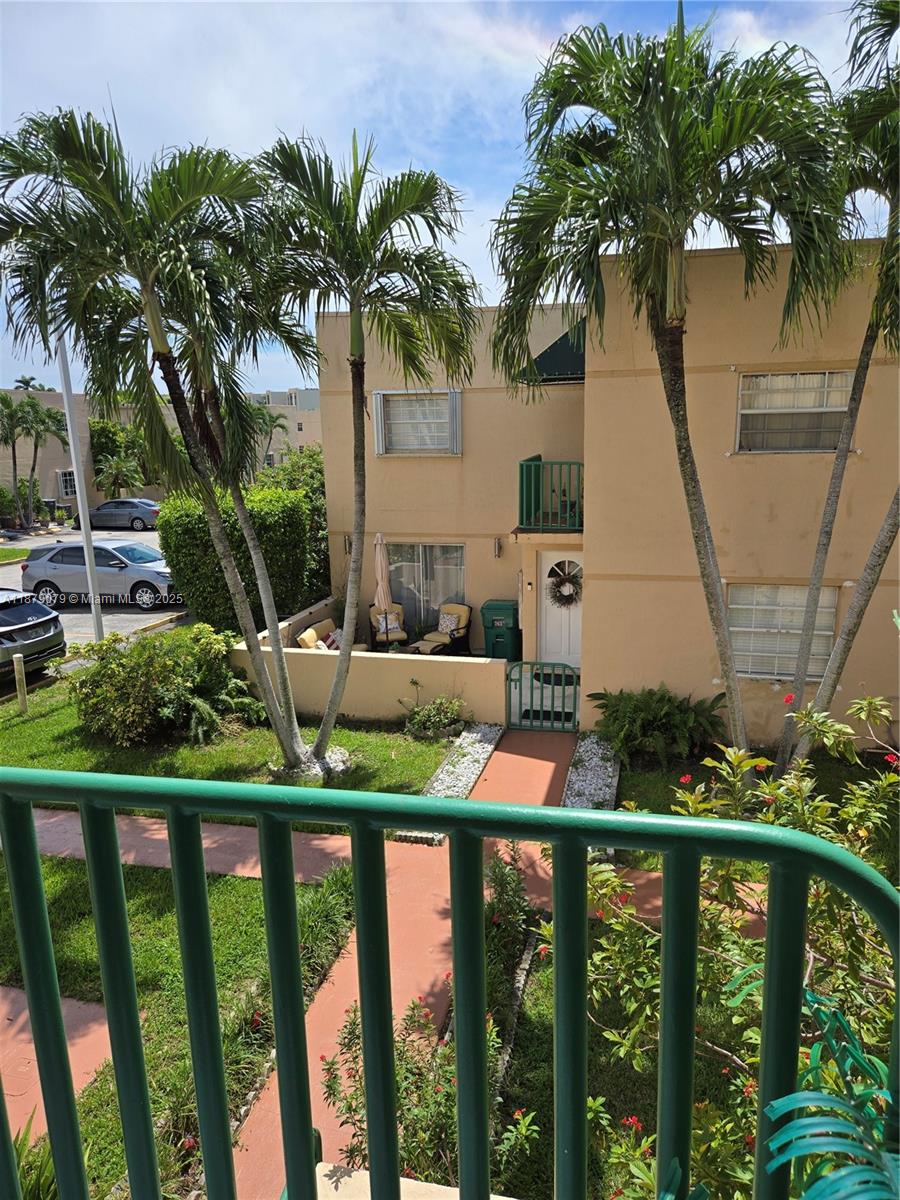 LES CHATEAUX AT INT GARDE - Residential